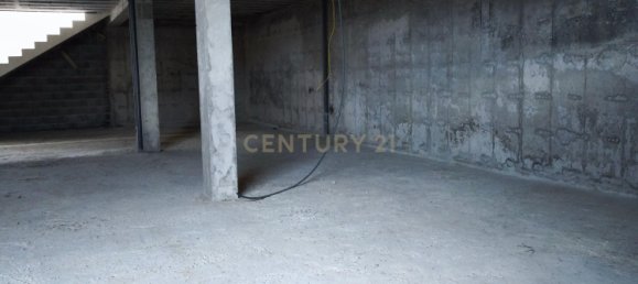 186m² Commercial property in Vizela, Portugal No. 11738 7