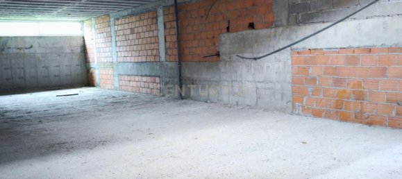 186m² Commercial property in Vizela, Portugal No. 11738 12