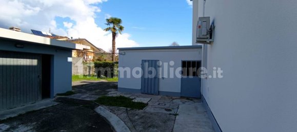 Apartamento de 3 dormitorios en Pordenone, Italy No. 313568 2