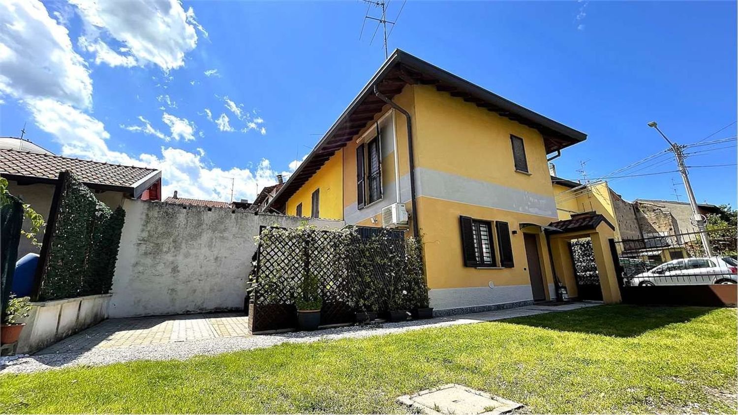 Duplex T2 em Cislago, Italy N.º 363525