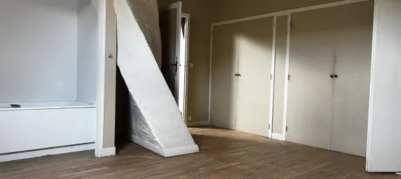 Casa de 4 dormitorios en Nogent-le-Roi, France No. 321917 6