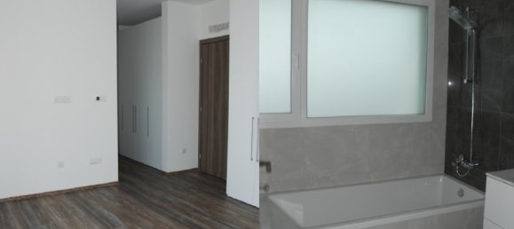 4 bedrooms Apartment in Limassol, Cyprus No. 1780 9