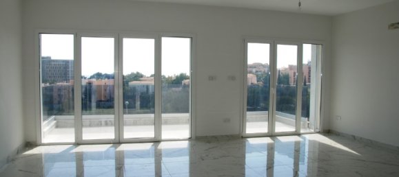 4 bedrooms Apartment in Limassol, Cyprus No. 1780 5