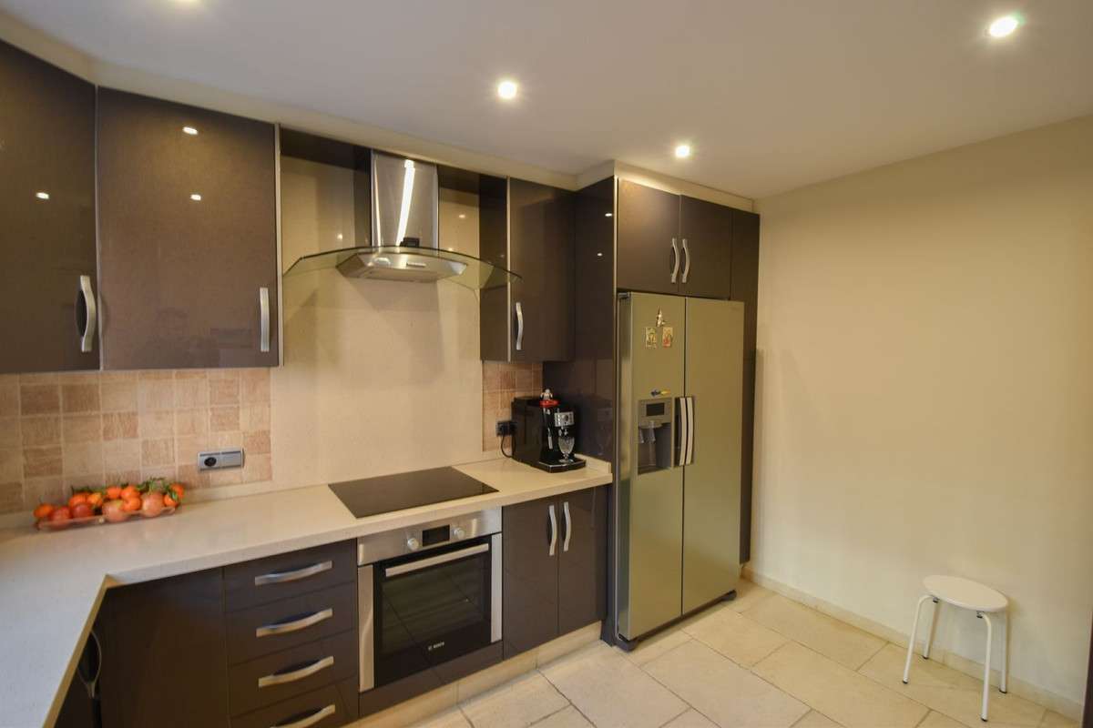 Adosado de 4 dormitorios en Marbella, Spain No. 43733