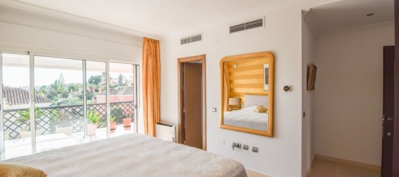 Adosado de 4 dormitorios en Marbella, Spain No. 43733 13