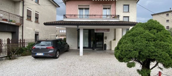 58m² Commercial property in Creazzo, Italy No. 341413 2