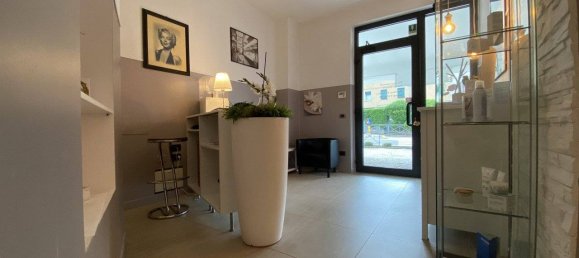 58m² Commercial property in Creazzo, Italy No. 341413 5