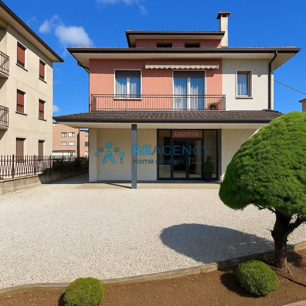 58m² Commercial property in Creazzo, Italy No. 341413