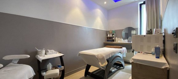 58m² Commercial property in Creazzo, Italy No. 341413 11