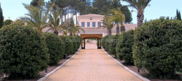6 bedrooms Villa in Alicante, Spain No. 186391 4