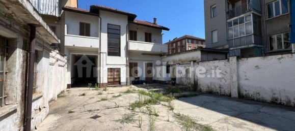 7 bedrooms House in Turin, Italy No. 297877 4