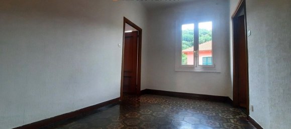 4 Schlafzimmer Wohnung in Serra Riccò, Italy, Nr. 327757 7