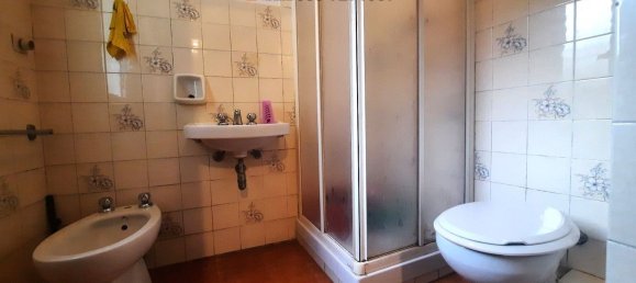 4 Schlafzimmer Wohnung in Serra Riccò, Italy, Nr. 327757 13
