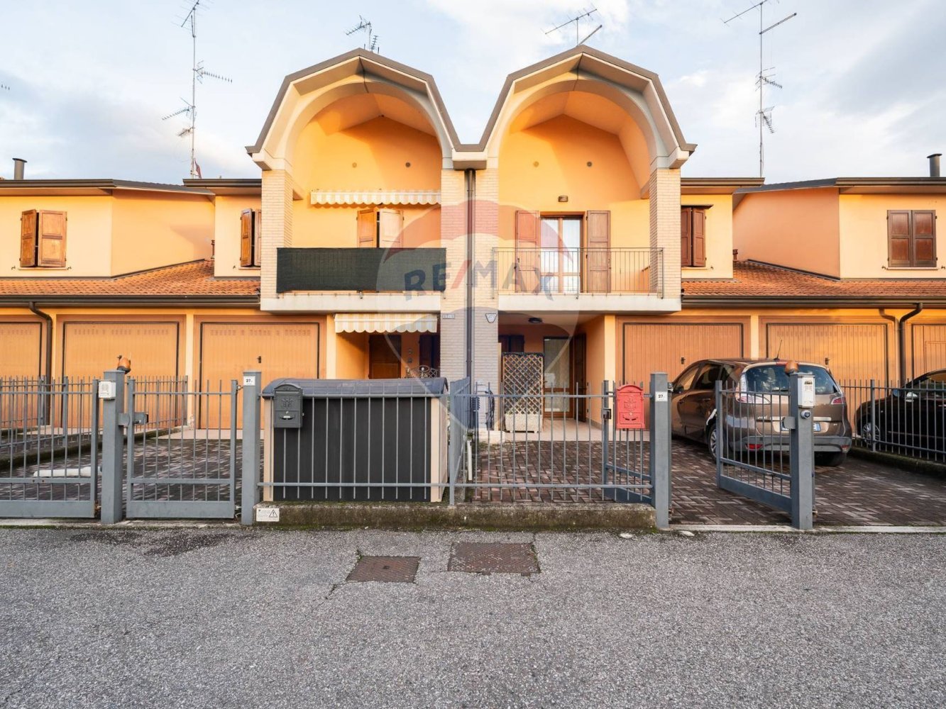 2 bedrooms Villa in Poviglio, Italy No. 282270