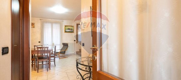 2 bedrooms Villa in Poviglio, Italy No. 282270 4