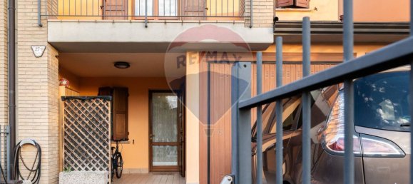 2 bedrooms Villa in Poviglio, Italy No. 282270 2