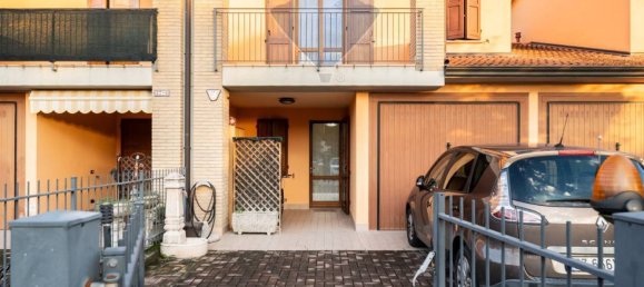 2 bedrooms Villa in Poviglio, Italy No. 282270 3