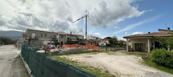 Ático de 4 habitaciónes en Foligno, Italy No. 7956 7