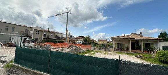 Ático de 4 habitaciónes en Foligno, Italy No. 7956 6