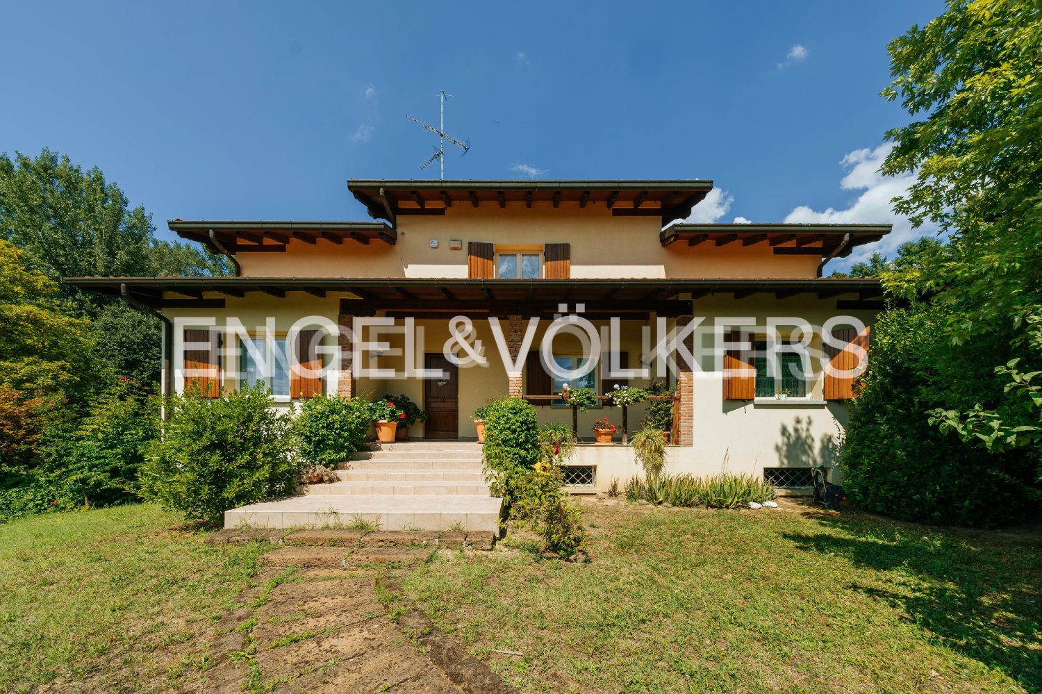 4 Schlafzimmer Villa in Monte San Pietro, Italy, Nr. 273016