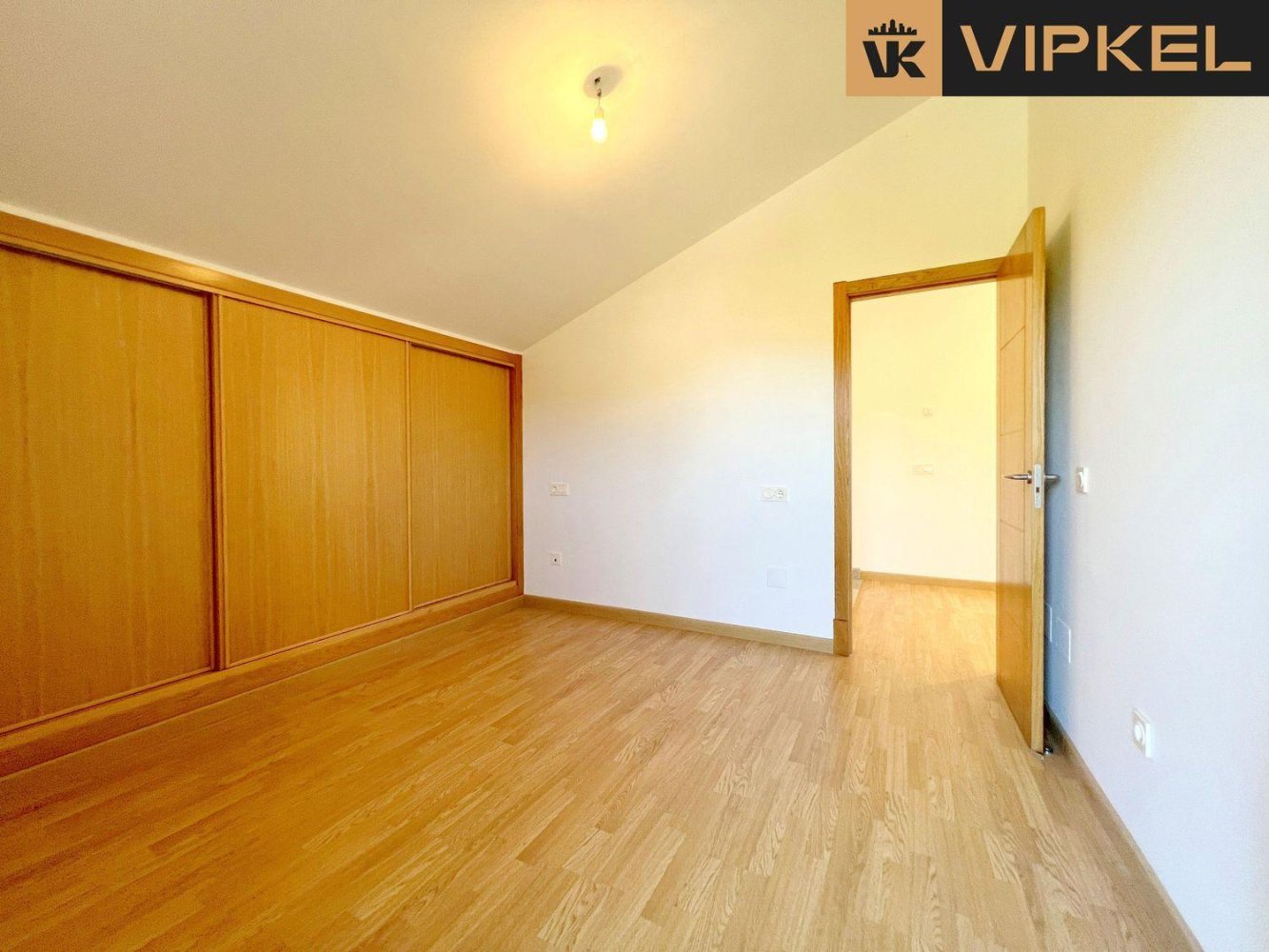 Дом с 4 спальнями в Ла-Корунья, Испания № 58151