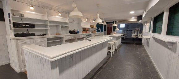 150m² Commercial property in El Astillero, Spain No. 64921 3