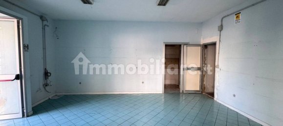 2-Zimmer Gewerbliche Immobilie in Sarno, Italy, Nr. 301198 5