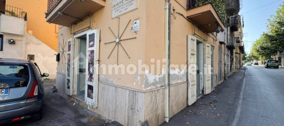 2-Zimmer Gewerbliche Immobilie in Sarno, Italy, Nr. 301198 3