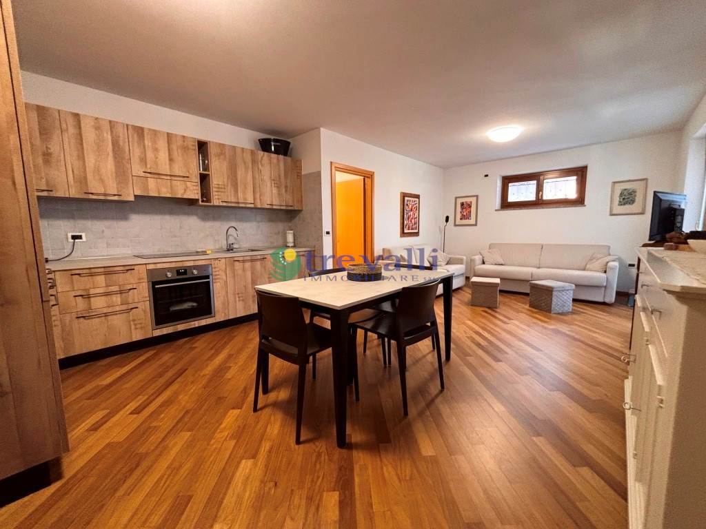 Apartamento de 2 dormitorios en Malé, Italy No. 363328