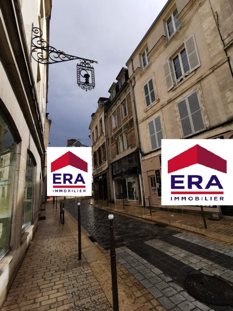 Здание с 5 спальнями в Лан, Франция № 72126