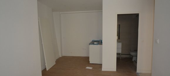 Здание с 5 спальнями в Лан, Франция № 72126 56