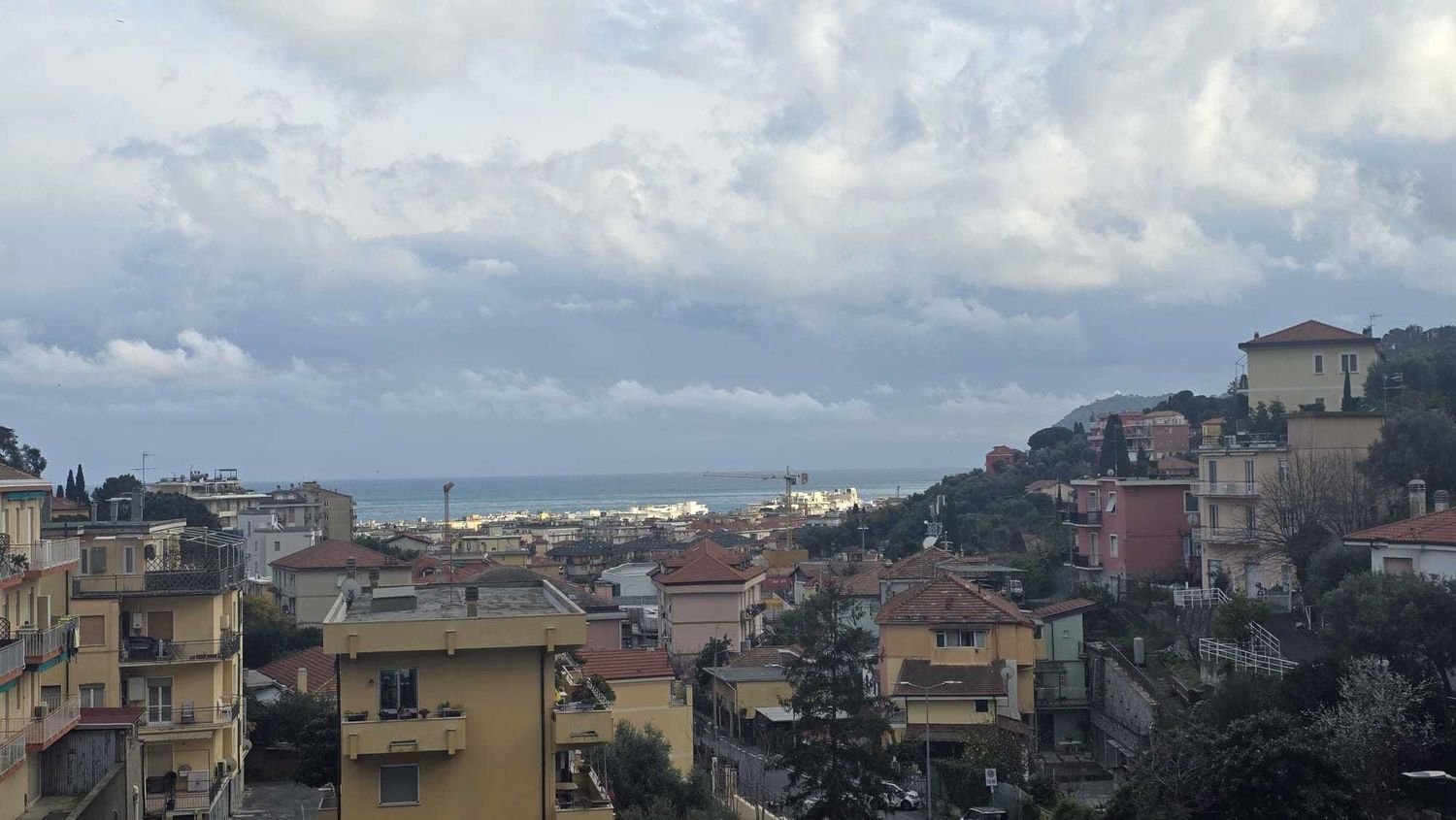 Apartamento de 4 habitaciónes en Alassio, Italy No. 207693