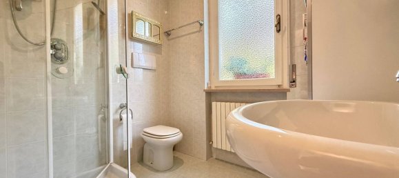 Apartamento de 4 dormitorios en Sanremo, Italy No. 330191 8