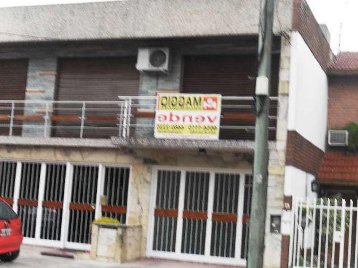 3 bedrooms House in Bermudez, Argentina No. 10723