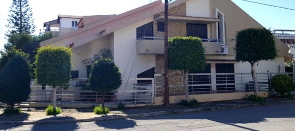 4 bedrooms Villa in Limassol, Cyprus No. 2084 2