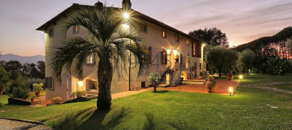 7 bedrooms Villa in Lucca, Italy No. 404324 2