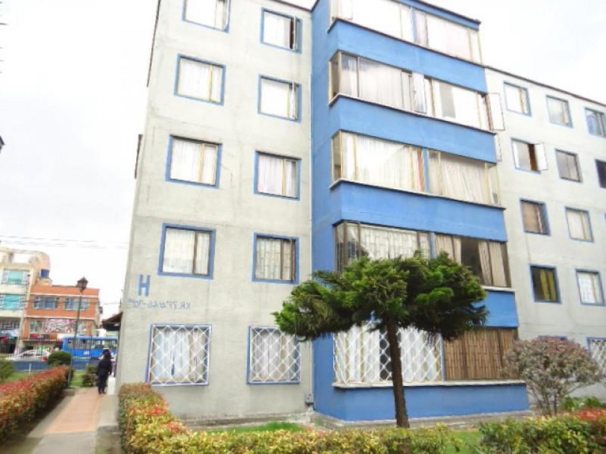 3 bedrooms House in Bogota, Colombia No. 13507