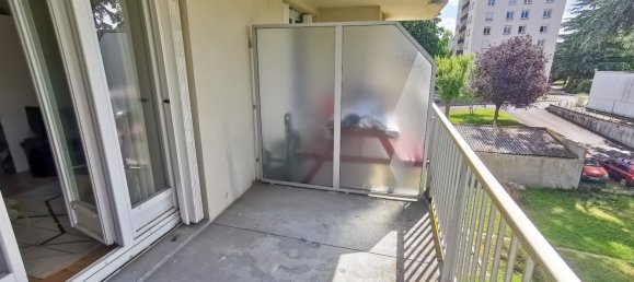 Studio à Joué-lès-Tours, France No. 55444 3