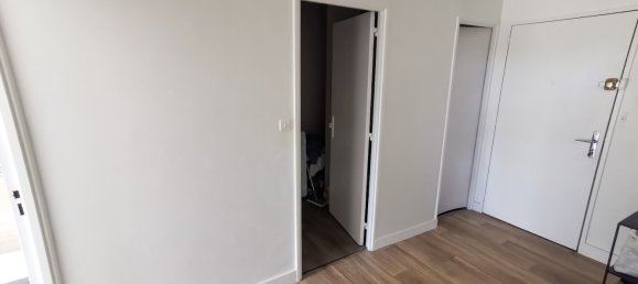 Studio à Joué-lès-Tours, France No. 55444 9