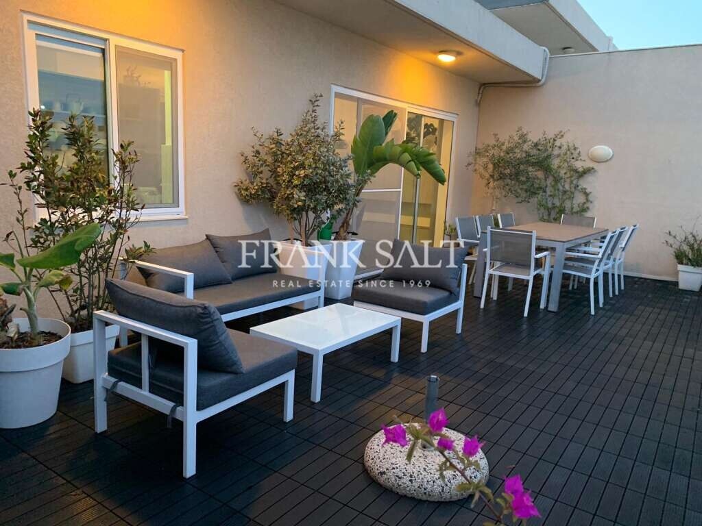 2 bedrooms Penthouse in Zebbug, Malta No. 8164