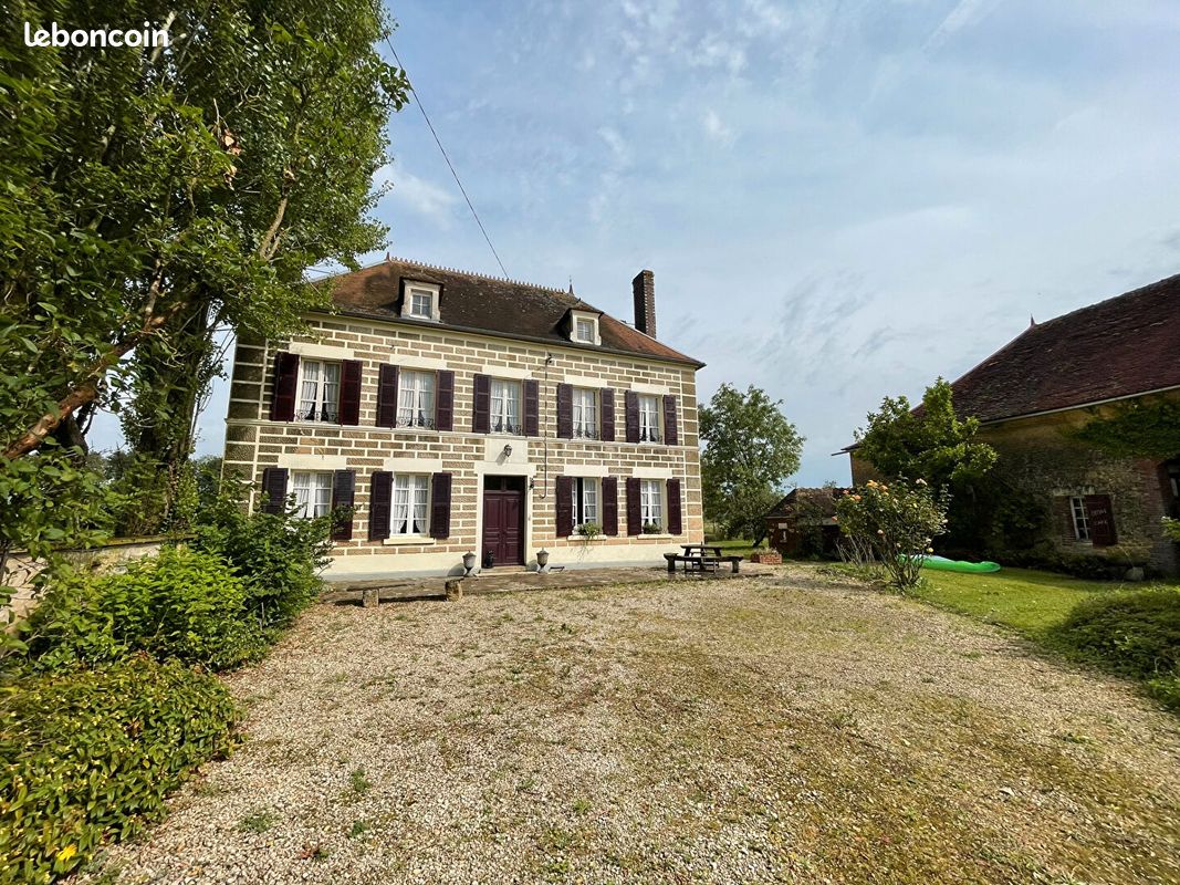 Casa de 4 dormitorios en Chessy-les-Pres, France No. 262824