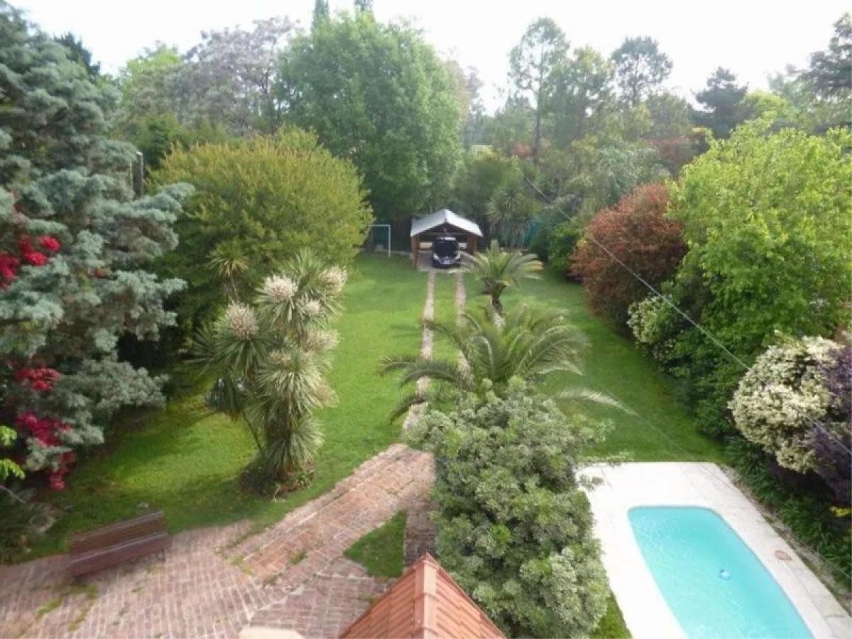 3 bedrooms House in Ituzaingo, Argentina No. 63835