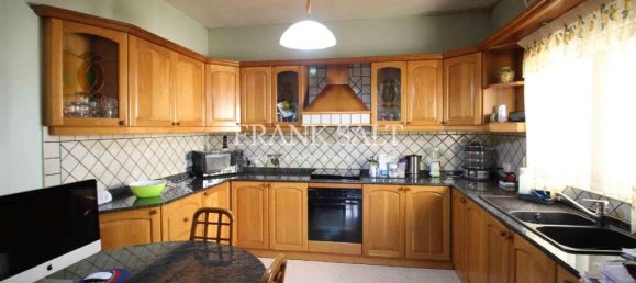 3 bedrooms Apartment in Msida, Malta No. 1751 2