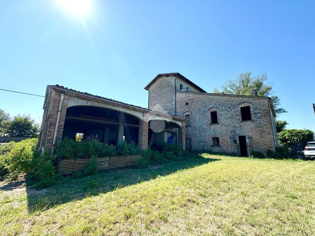 1 bedroom House in Fiorenzuola d'Arda, Italy No. 297389