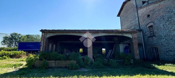 1 bedroom House in Fiorenzuola d'Arda, Italy No. 297389 3