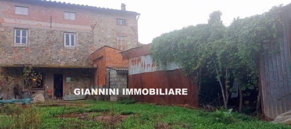 4 bedrooms House in Capannori, Italy No. 104367 3