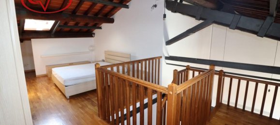 2-salle Appartement à Montevarchi, Italy No. 235103 10
