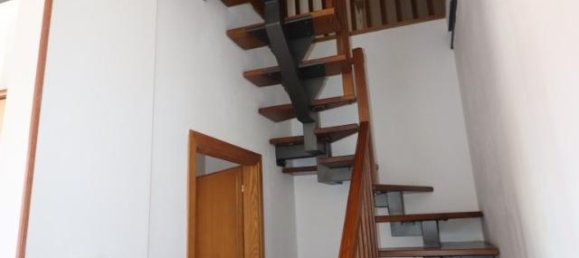 2-salle Appartement à Montevarchi, Italy No. 235103 5