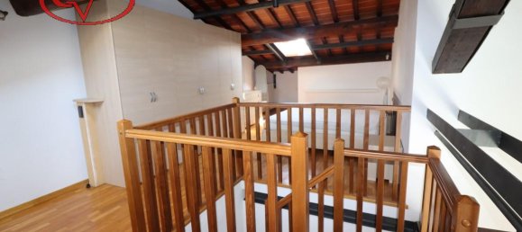 2-salle Appartement à Montevarchi, Italy No. 235103 9