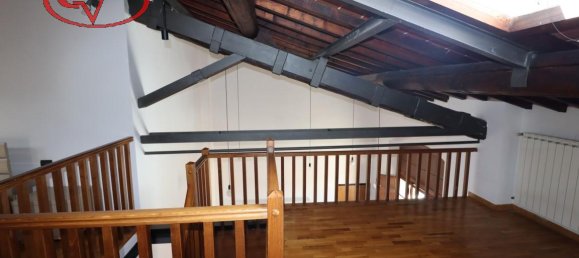 2-salle Appartement à Montevarchi, Italy No. 235103 11